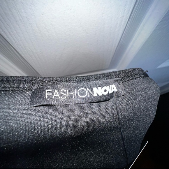 NWT Fashion Nova Women’s X Small Wait Up Lace Up Crop Top Black Long Sleeve XS - Picture 8 of 16